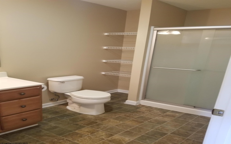 136 Barrington Court, Bridgeport, West Virginia 26330-0000, 3 Bedrooms Bedrooms, 5 Rooms Rooms,3 BathroomsBathrooms,Residential Rentals,For Rent,Barrington,0,10166325
