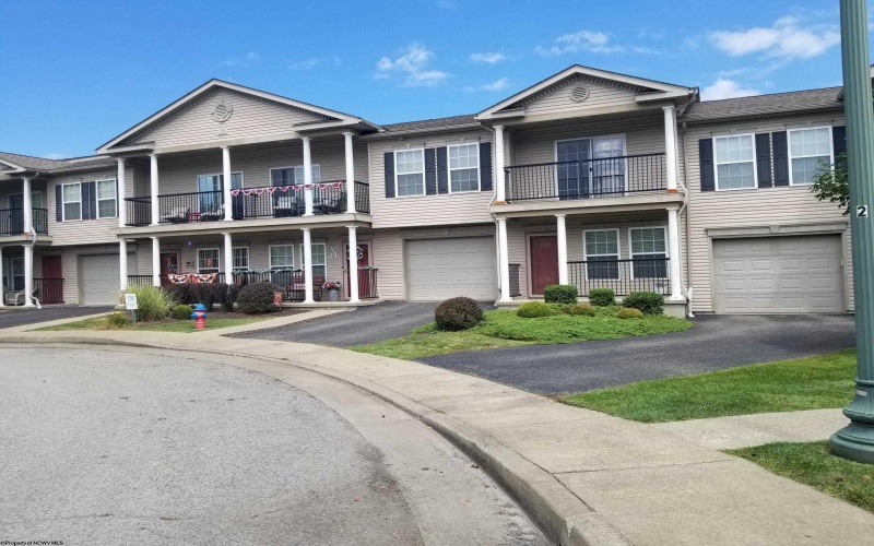 136 Barrington Court, Bridgeport, West Virginia 26330-0000, 3 Bedrooms Bedrooms, 5 Rooms Rooms,3 BathroomsBathrooms,Residential Rentals,For Rent,Barrington,0,10166325
