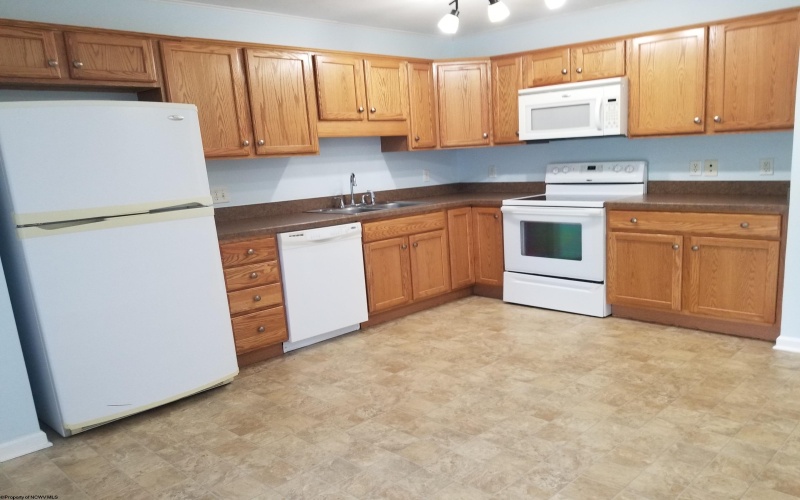 136 Barrington Court, Bridgeport, West Virginia 26330-0000, 3 Bedrooms Bedrooms, 5 Rooms Rooms,3 BathroomsBathrooms,Residential Rentals,For Rent,Barrington,0,10166325