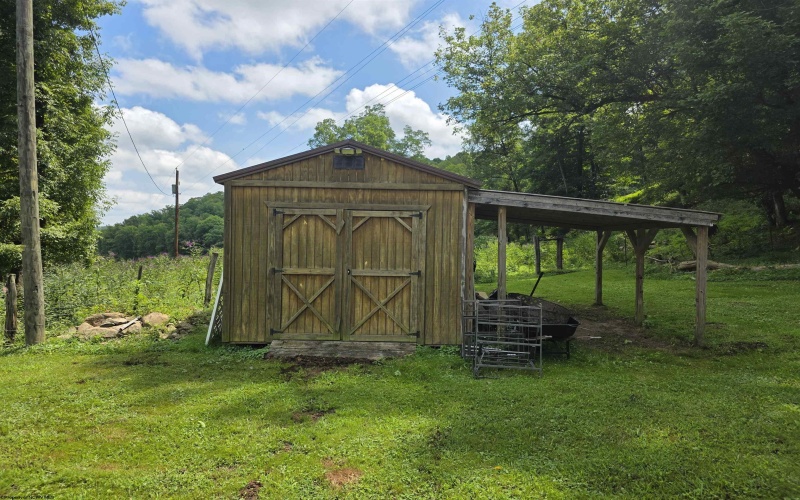 419 Hess School Road, Worthington, West Virginia 26591, 3 Bedrooms Bedrooms, 6 Rooms Rooms,2 BathroomsBathrooms,Single Family Detached,For Sale,Hess School,0,10166328