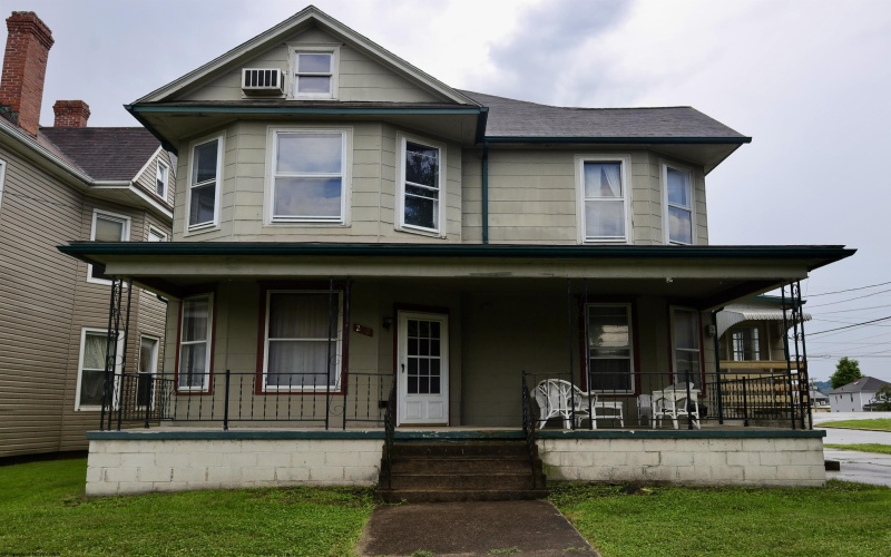 200 Second Street, Elkins, West Virginia 26241, 3 Bedrooms Bedrooms, 9 Rooms Rooms,1 BathroomBathrooms,Single Family Detached,For Sale,Second,0,10166327