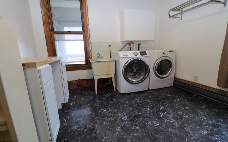 200 Second Street, Elkins, West Virginia 26241, 3 Bedrooms Bedrooms, 9 Rooms Rooms,1 BathroomBathrooms,Single Family Detached,For Sale,Second,0,10166327