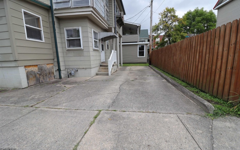 200 Second Street, Elkins, West Virginia 26241, 3 Bedrooms Bedrooms, 9 Rooms Rooms,1 BathroomBathrooms,Single Family Detached,For Sale,Second,0,10166327