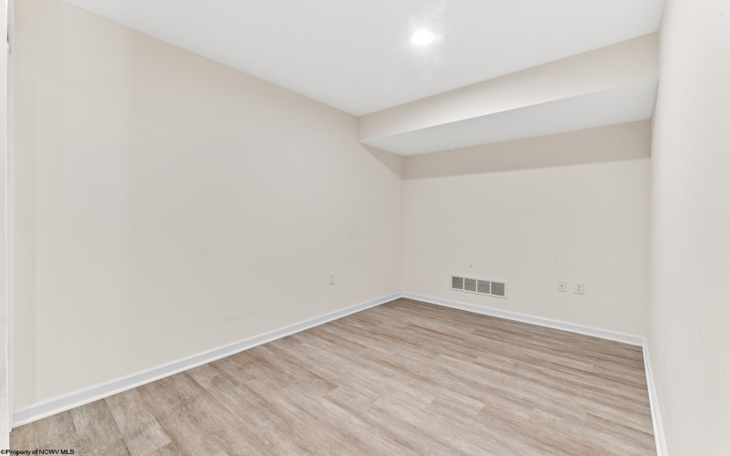 350 Bay Street, Morgantown, West Virginia 26508, 4 Bedrooms Bedrooms, 9 Rooms Rooms,3 BathroomsBathrooms,Single Family Detached,For Sale,Bay,0,10166319