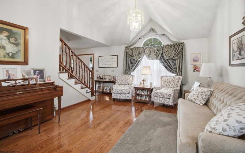 15 Homestead Street, West Union, West Virginia 26456, 3 Bedrooms Bedrooms, 9 Rooms Rooms,2 BathroomsBathrooms,Single Family Detached,For Sale,Homestead,0,10166323
