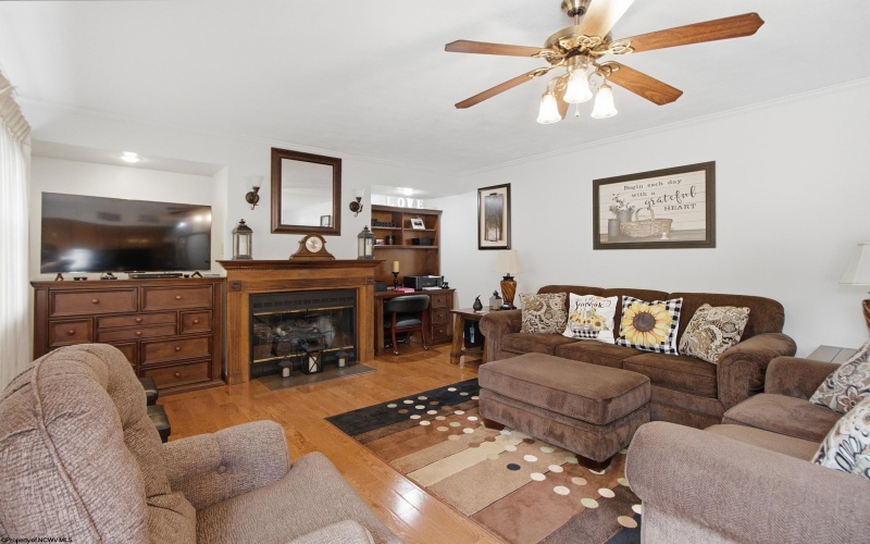 15 Homestead Street, West Union, West Virginia 26456, 3 Bedrooms Bedrooms, 9 Rooms Rooms,2 BathroomsBathrooms,Single Family Detached,For Sale,Homestead,0,10166323