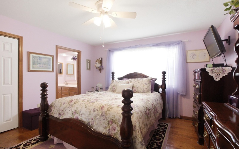 15 Homestead Street, West Union, West Virginia 26456, 3 Bedrooms Bedrooms, 9 Rooms Rooms,2 BathroomsBathrooms,Single Family Detached,For Sale,Homestead,0,10166323
