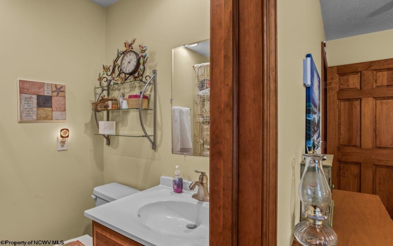 644 Pine Drive, Terra Alta, West Virginia 26764, 2 Bedrooms Bedrooms, 8 Rooms Rooms,2 BathroomsBathrooms,Single Family Detached,For Sale,Pine,0,10166318