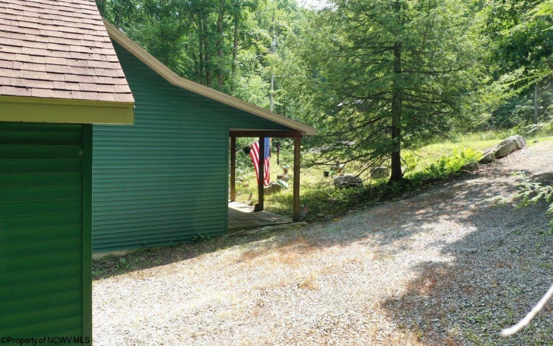644 Pine Drive, Terra Alta, West Virginia 26764, 2 Bedrooms Bedrooms, 8 Rooms Rooms,2 BathroomsBathrooms,Single Family Detached,For Sale,Pine,0,10166318