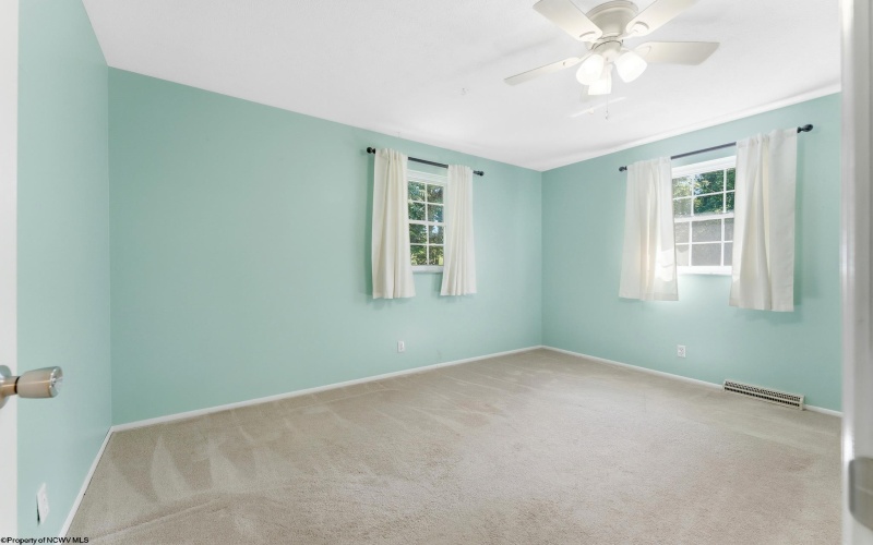 2290 Meadows Drive, Morgantown, West Virginia 26505, 4 Bedrooms Bedrooms, 10 Rooms Rooms,3 BathroomsBathrooms,Single Family Detached,For Sale,Meadows,0,10166322