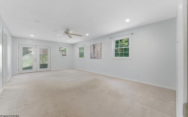 2290 Meadows Drive, Morgantown, West Virginia 26505, 4 Bedrooms Bedrooms, 10 Rooms Rooms,3 BathroomsBathrooms,Single Family Detached,For Sale,Meadows,0,10166322