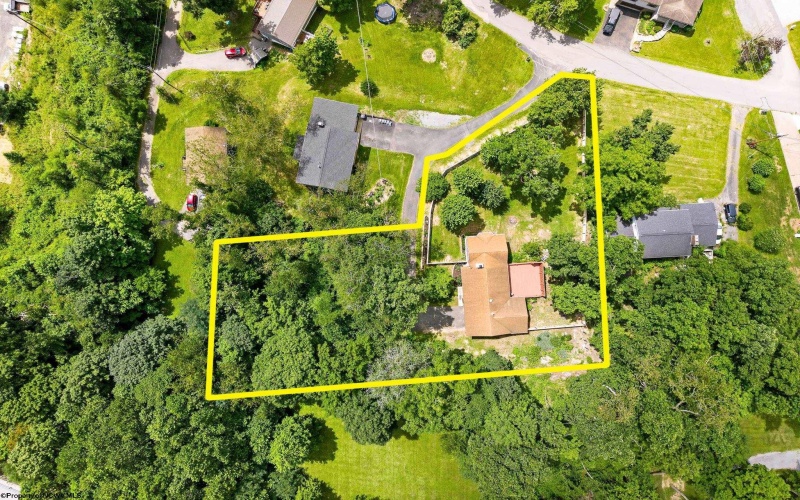 2290 Meadows Drive, Morgantown, West Virginia 26505, 4 Bedrooms Bedrooms, 10 Rooms Rooms,3 BathroomsBathrooms,Single Family Detached,For Sale,Meadows,0,10166322