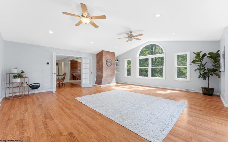 2290 Meadows Drive, Morgantown, West Virginia 26505, 4 Bedrooms Bedrooms, 10 Rooms Rooms,3 BathroomsBathrooms,Single Family Detached,For Sale,Meadows,0,10166322