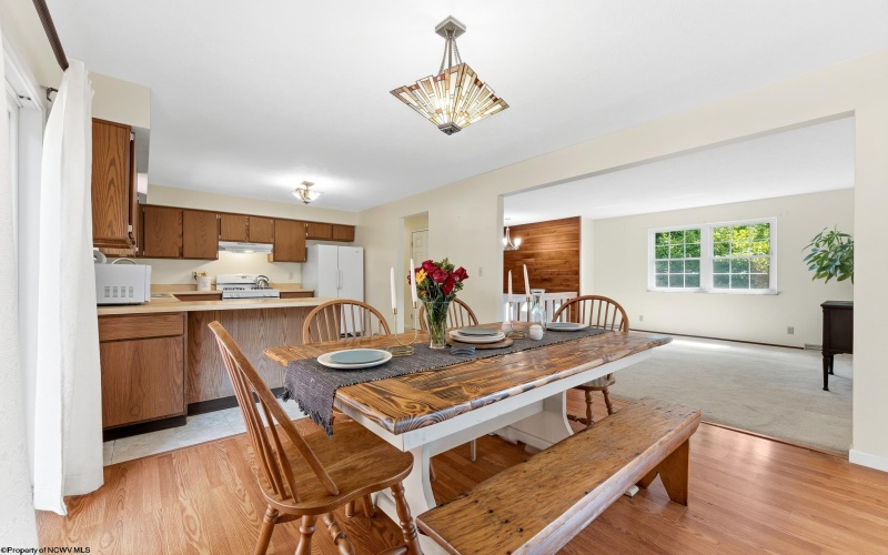 2290 Meadows Drive, Morgantown, West Virginia 26505, 4 Bedrooms Bedrooms, 10 Rooms Rooms,3 BathroomsBathrooms,Single Family Detached,For Sale,Meadows,0,10166322