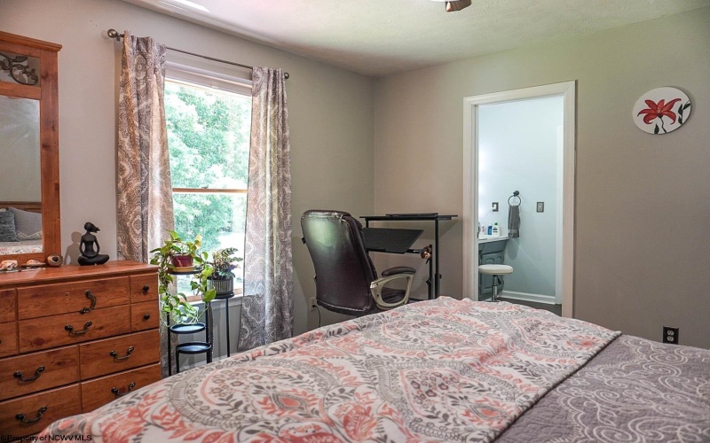 243 Aurora Drive, Morgantown, West Virginia 26508, 3 Bedrooms Bedrooms, 6 Rooms Rooms,2 BathroomsBathrooms,Single Family Detached,For Sale,Aurora,0,10166332