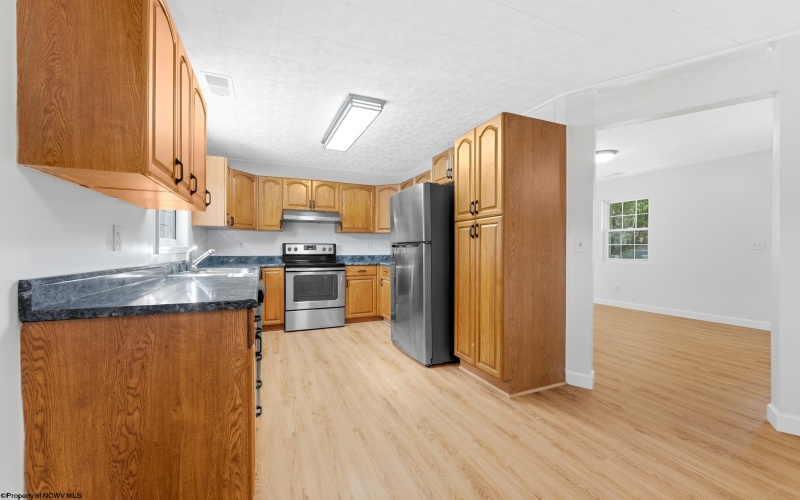 184 WARM HOLLOW Road, Morgantown, West Virginia 26508, 2 Bedrooms Bedrooms, 6 Rooms Rooms,2 BathroomsBathrooms,Single Family Detached,For Sale,WARM HOLLOW,0,10166335