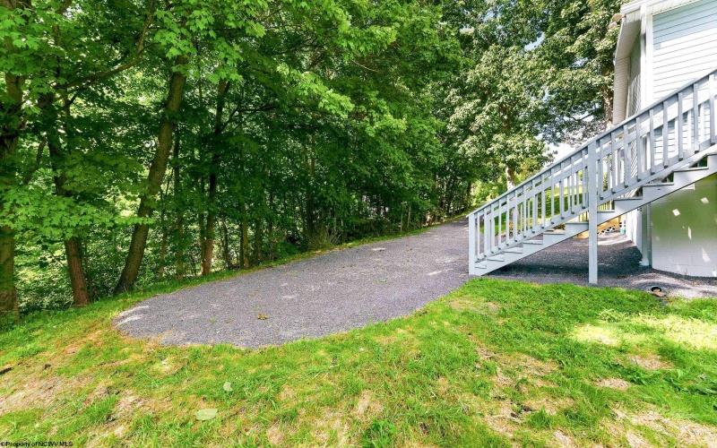 184 WARM HOLLOW Road, Morgantown, West Virginia 26508, 2 Bedrooms Bedrooms, 6 Rooms Rooms,2 BathroomsBathrooms,Single Family Detached,For Sale,WARM HOLLOW,0,10166335