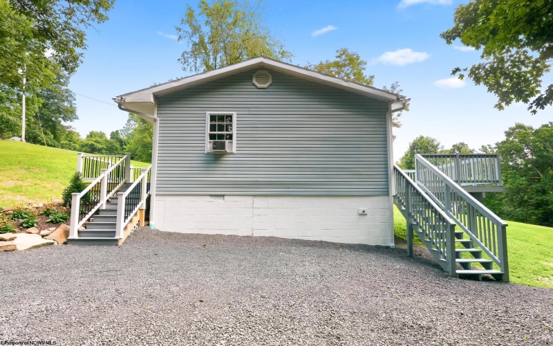 184 WARM HOLLOW Road, Morgantown, West Virginia 26508, 2 Bedrooms Bedrooms, 6 Rooms Rooms,2 BathroomsBathrooms,Single Family Detached,For Sale,WARM HOLLOW,0,10166335