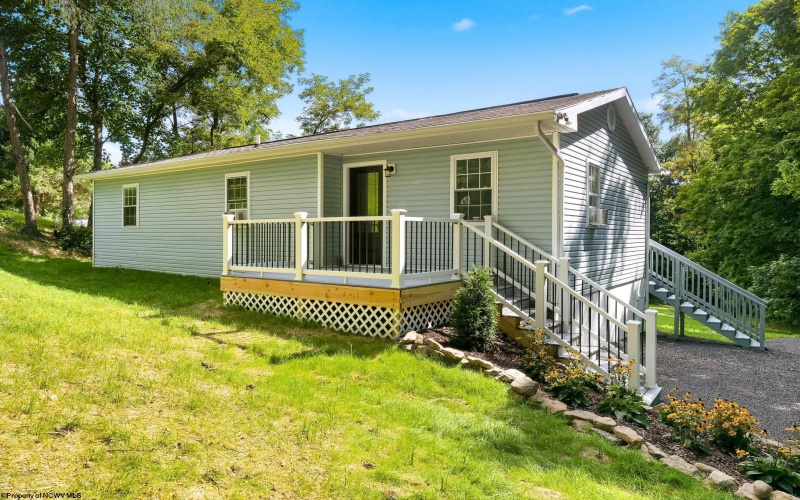184 WARM HOLLOW Road, Morgantown, West Virginia 26508, 2 Bedrooms Bedrooms, 6 Rooms Rooms,2 BathroomsBathrooms,Single Family Detached,For Sale,WARM HOLLOW,0,10166335