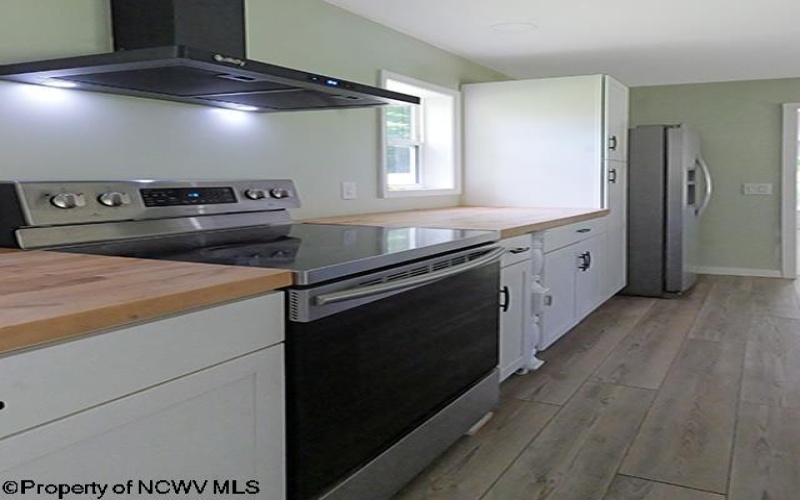 26 Scarlet Cardinal Lane, Mount Storm, West Virginia 26739, 2 Bedrooms Bedrooms, 8 Rooms Rooms,2 BathroomsBathrooms,Single Family Detached,For Sale,Scarlet Cardinal,0,10166339