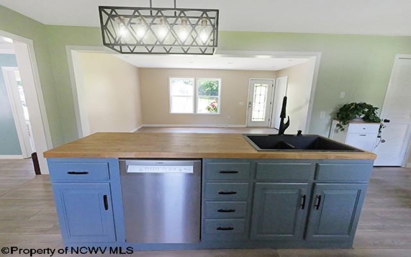 26 Scarlet Cardinal Lane, Mount Storm, West Virginia 26739, 2 Bedrooms Bedrooms, 8 Rooms Rooms,2 BathroomsBathrooms,Single Family Detached,For Sale,Scarlet Cardinal,0,10166339