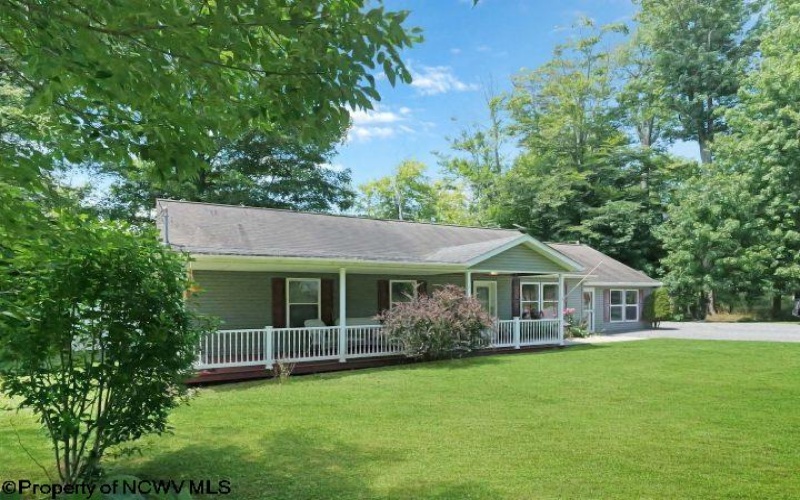 26 Scarlet Cardinal Lane, Mount Storm, West Virginia 26739, 2 Bedrooms Bedrooms, 8 Rooms Rooms,2 BathroomsBathrooms,Single Family Detached,For Sale,Scarlet Cardinal,0,10166339