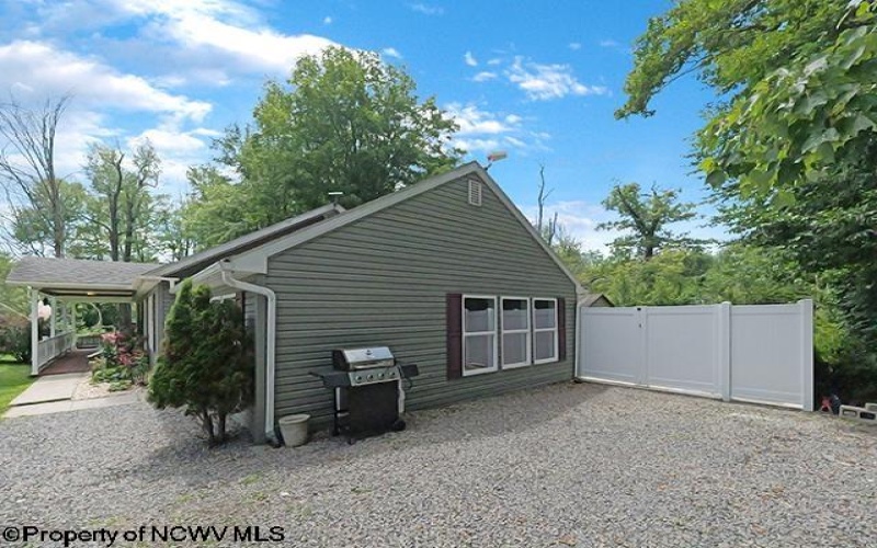 26 Scarlet Cardinal Lane, Mount Storm, West Virginia 26739, 2 Bedrooms Bedrooms, 8 Rooms Rooms,2 BathroomsBathrooms,Single Family Detached,For Sale,Scarlet Cardinal,0,10166339