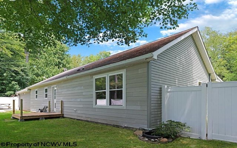26 Scarlet Cardinal Lane, Mount Storm, West Virginia 26739, 2 Bedrooms Bedrooms, 8 Rooms Rooms,2 BathroomsBathrooms,Single Family Detached,For Sale,Scarlet Cardinal,0,10166339