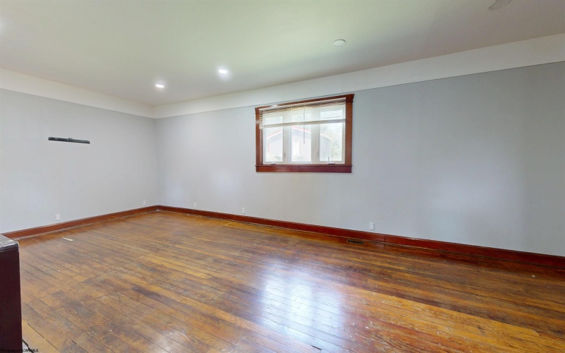 632 MAPLE Avenue, Grafton, West Virginia 26354, 3 Bedrooms Bedrooms, 10 Rooms Rooms,2 BathroomsBathrooms,Single Family Detached,For Sale,MAPLE,0,10166342