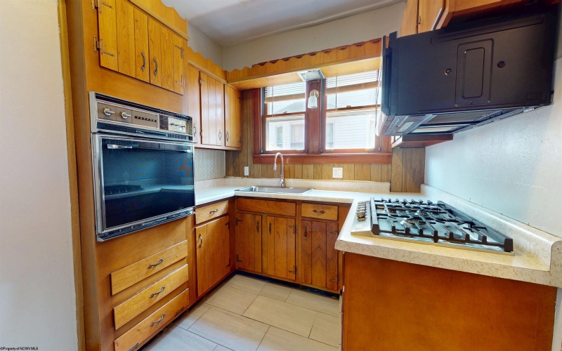 632 MAPLE Avenue, Grafton, West Virginia 26354, 3 Bedrooms Bedrooms, 10 Rooms Rooms,2 BathroomsBathrooms,Single Family Detached,For Sale,MAPLE,0,10166342