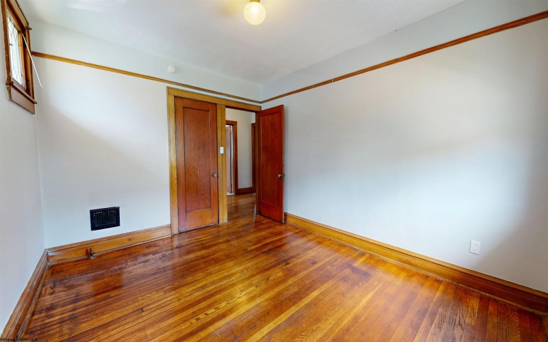 632 MAPLE Avenue, Grafton, West Virginia 26354, 3 Bedrooms Bedrooms, 10 Rooms Rooms,2 BathroomsBathrooms,Single Family Detached,For Sale,MAPLE,0,10166342