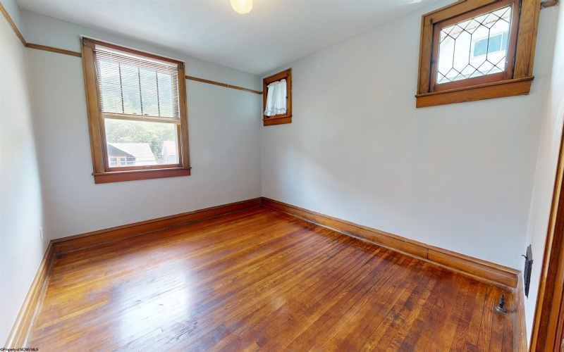 632 MAPLE Avenue, Grafton, West Virginia 26354, 3 Bedrooms Bedrooms, 10 Rooms Rooms,2 BathroomsBathrooms,Single Family Detached,For Sale,MAPLE,0,10166342
