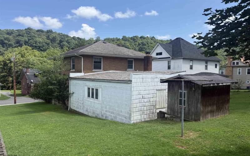 632 MAPLE Avenue, Grafton, West Virginia 26354, 3 Bedrooms Bedrooms, 10 Rooms Rooms,2 BathroomsBathrooms,Single Family Detached,For Sale,MAPLE,0,10166342