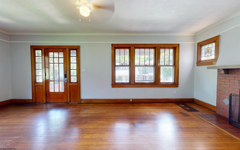 632 MAPLE Avenue, Grafton, West Virginia 26354, 3 Bedrooms Bedrooms, 10 Rooms Rooms,2 BathroomsBathrooms,Single Family Detached,For Sale,MAPLE,0,10166342