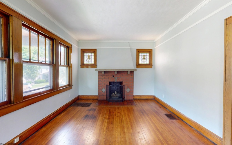 632 MAPLE Avenue, Grafton, West Virginia 26354, 3 Bedrooms Bedrooms, 10 Rooms Rooms,2 BathroomsBathrooms,Single Family Detached,For Sale,MAPLE,0,10166342