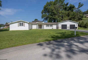 2 Club View Drive, Fairmont, West Virginia 26554, 4 Bedrooms Bedrooms, 7 Rooms Rooms,2 BathroomsBathrooms,Single Family Detached,For Sale,Club View,0,10166347
