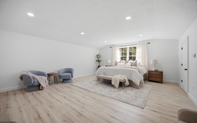 2 Club View Drive, Fairmont, West Virginia 26554, 4 Bedrooms Bedrooms, 7 Rooms Rooms,2 BathroomsBathrooms,Single Family Detached,For Sale,Club View,0,10166347