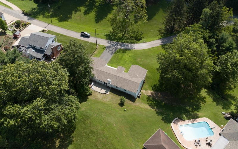 2 Club View Drive, Fairmont, West Virginia 26554, 4 Bedrooms Bedrooms, 7 Rooms Rooms,2 BathroomsBathrooms,Single Family Detached,For Sale,Club View,0,10166347