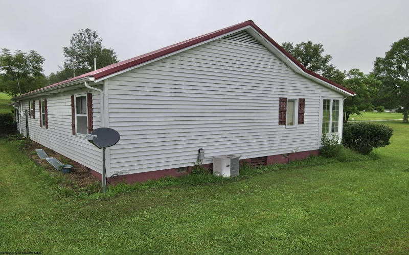 81 Fort Hill Drive, Rock Cave, West Virginia 26234, 2 Bedrooms Bedrooms, 7 Rooms Rooms,2 BathroomsBathrooms,Single Family Detached,For Sale,Fort Hill,0,10166344