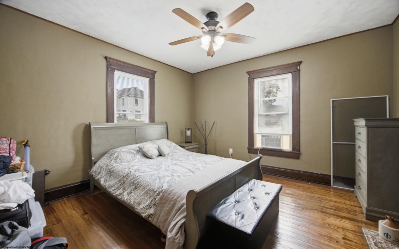 984 Pike Street, Clarksburg, West Virginia 26301, 3 Bedrooms Bedrooms, 7 Rooms Rooms,1 BathroomBathrooms,Single Family Detached,For Sale,Pike,0,10166352