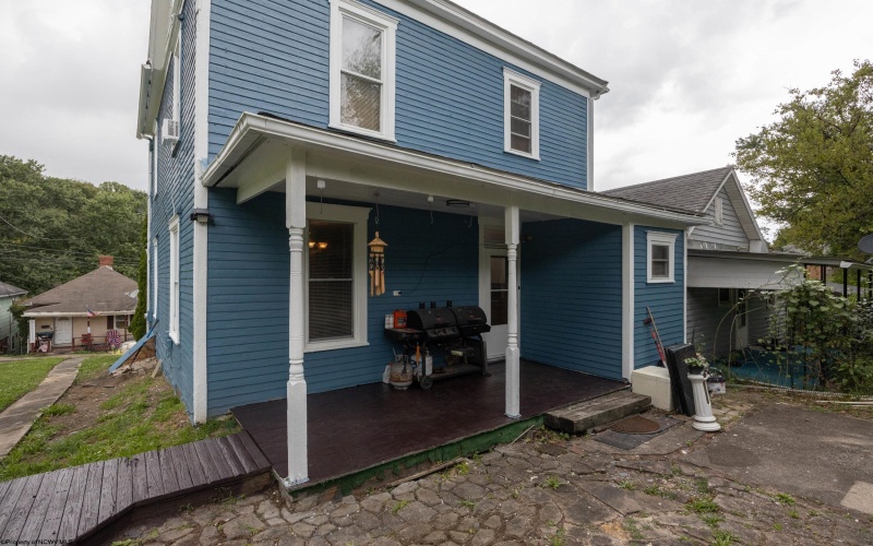 984 Pike Street, Clarksburg, West Virginia 26301, 3 Bedrooms Bedrooms, 7 Rooms Rooms,1 BathroomBathrooms,Single Family Detached,For Sale,Pike,0,10166352