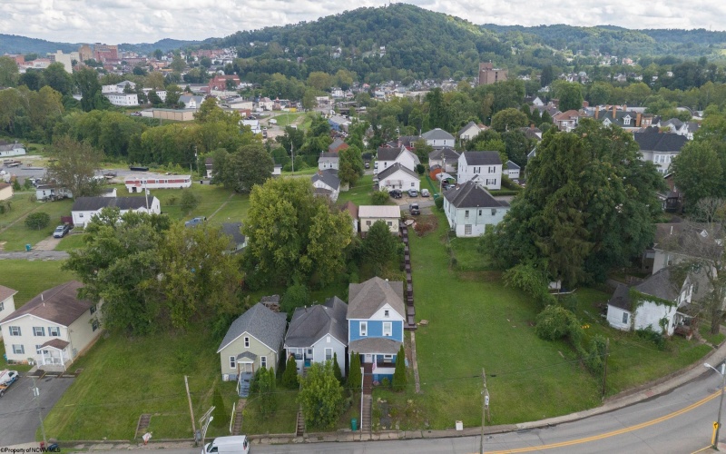 984 Pike Street, Clarksburg, West Virginia 26301, 3 Bedrooms Bedrooms, 7 Rooms Rooms,1 BathroomBathrooms,Single Family Detached,For Sale,Pike,0,10166352