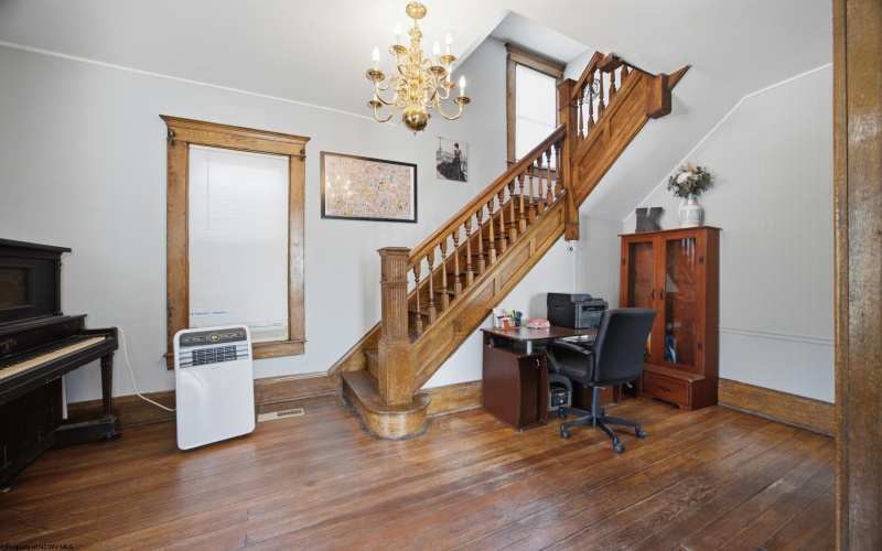 984 Pike Street, Clarksburg, West Virginia 26301, 3 Bedrooms Bedrooms, 7 Rooms Rooms,1 BathroomBathrooms,Single Family Detached,For Sale,Pike,0,10166352