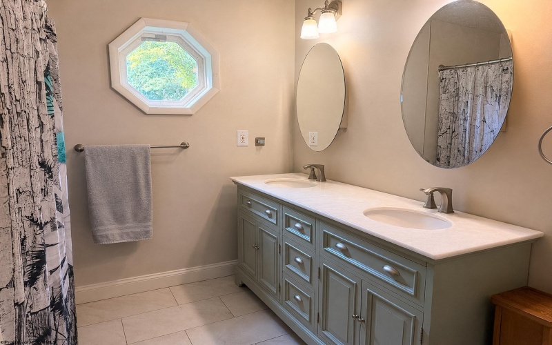 407 Soap Hollow Road, Mannington, West Virginia 26582, 5 Bedrooms Bedrooms, 10 Rooms Rooms,2 BathroomsBathrooms,Single Family Detached,For Sale,Soap Hollow,0,10165437