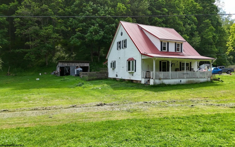 407 Soap Hollow Road, Mannington, West Virginia 26582, 5 Bedrooms Bedrooms, 10 Rooms Rooms,2 BathroomsBathrooms,Single Family Detached,For Sale,Soap Hollow,0,10165437