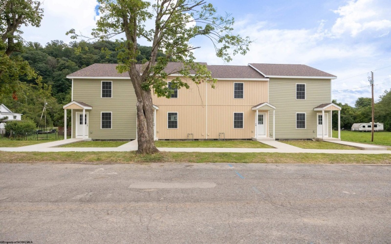 141 Mulberry Avenue, Weston, West Virginia 26452, 2 Bedrooms Bedrooms, 4 Rooms Rooms,1 BathroomBathrooms,Single Family Attached,For Sale,Mulberry,0,10166364