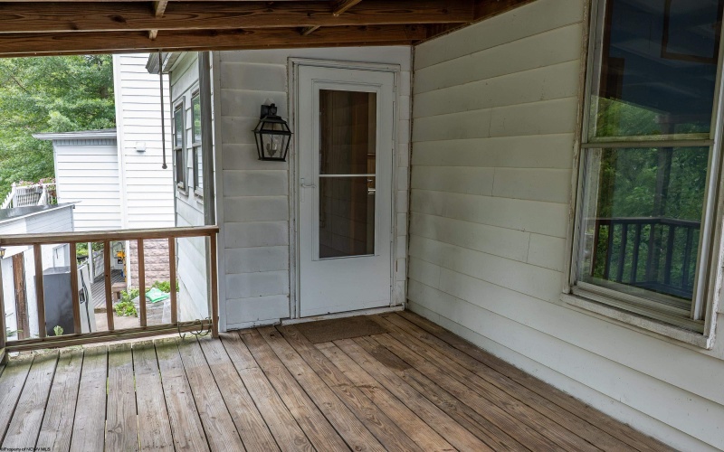 977 Washburn Street, Clarksburg, West Virginia 26301, 2 Bedrooms Bedrooms, 9 Rooms Rooms,1 BathroomBathrooms,Single Family Detached,For Sale,Washburn,0,10166363
