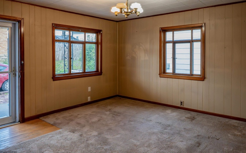 977 Washburn Street, Clarksburg, West Virginia 26301, 2 Bedrooms Bedrooms, 9 Rooms Rooms,1 BathroomBathrooms,Single Family Detached,For Sale,Washburn,0,10166363