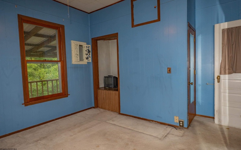 977 Washburn Street, Clarksburg, West Virginia 26301, 2 Bedrooms Bedrooms, 9 Rooms Rooms,1 BathroomBathrooms,Single Family Detached,For Sale,Washburn,0,10166363
