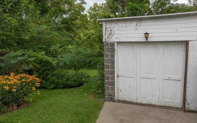 977 Washburn Street, Clarksburg, West Virginia 26301, 2 Bedrooms Bedrooms, 9 Rooms Rooms,1 BathroomBathrooms,Single Family Detached,For Sale,Washburn,0,10166363